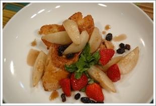 French Toast Bersama Pear Gula Hangus